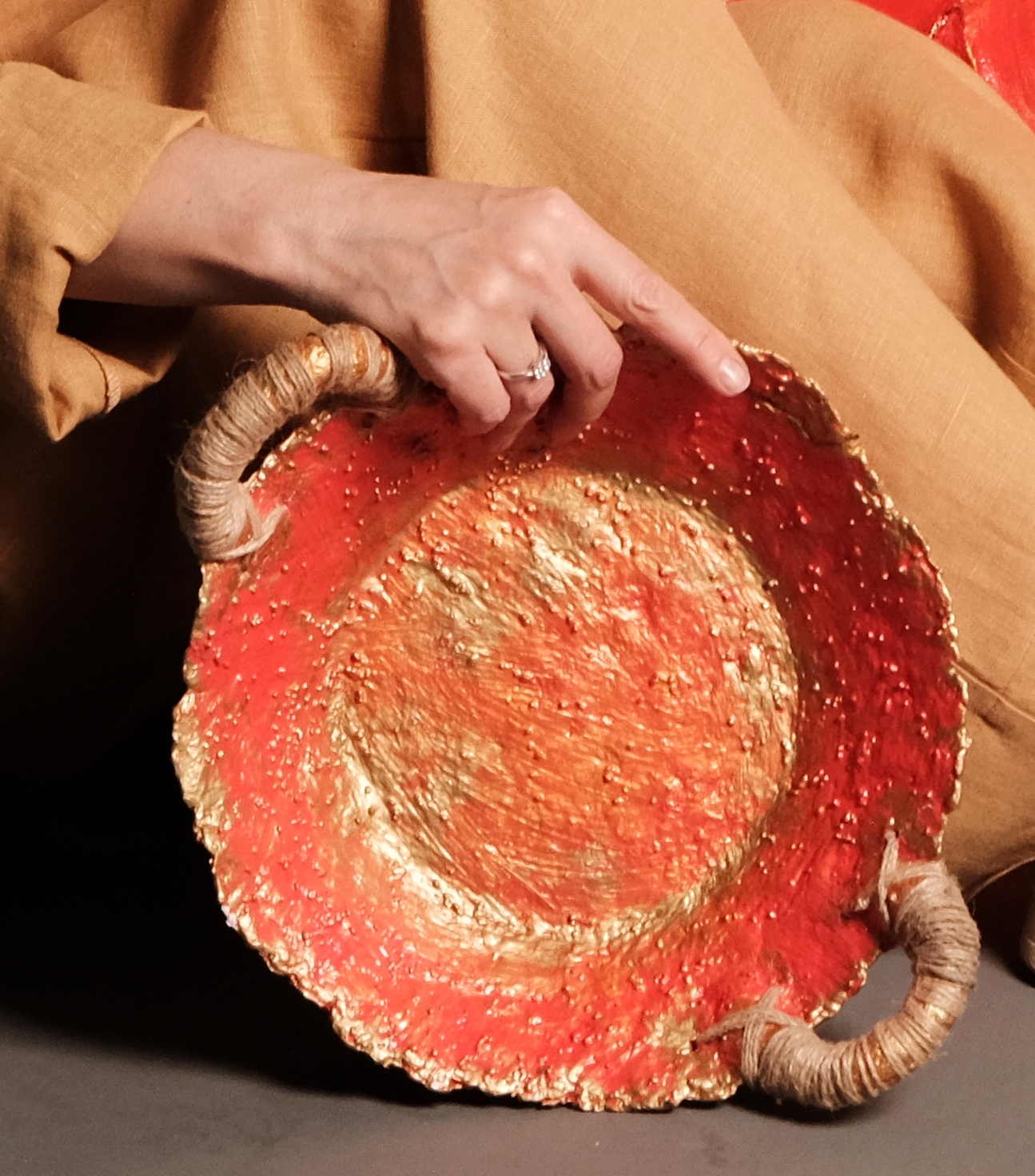 декоративный объект - алый артефакт